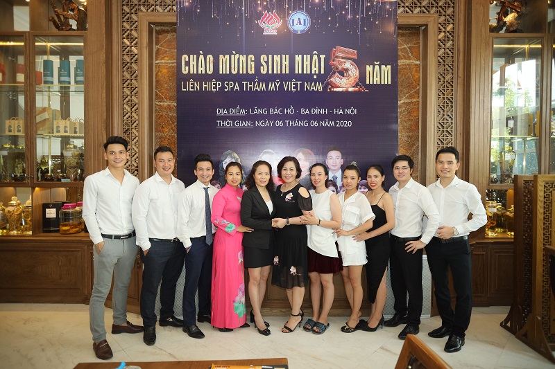 Đạo diễn Mr Snake thành công với sự kiện sinh nhật 5 năm của Liên hiệp Spa Thẩm mỹ Việt Nam